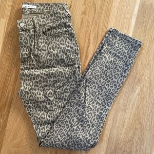 Never worn brown leopard skinny jeans.